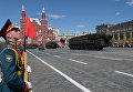 Транспортно-пусковой контейнер комплекса РС-24 Ярс на генеральной репетиции военного парада в Москве, посвящённого 72-й годовщине Победы в Великой Отечественной войне Транспортно-пусковой контейнер комплекса РС-24 Ярс на генеральной репетиции военного парада в Москве, посвящённого 72-й годовщине Победы в Великой Отечественной войне
