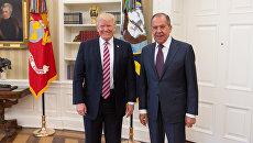Встреча министра иностранных дел России Сергея Лаврова и президента США Дональда Трампа в Вашингтоне. Архивное фото Встреча министра иностранных дел России Сергея Лаврова и президента США Дональда Трампа в Вашингтоне. Архивное фото