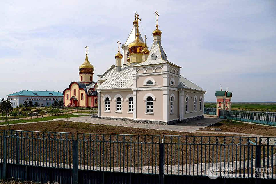 Женский монастырь Святых Первоверховных апостолов Петра и Павла в селе Петропавловка Хабаровского края Женский монастырь Святых Первоверховных апостолов Петра и Павла в селе Петропавловка Хабаровского края