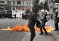 Столкновения между протестующими и полицией во время 24-часовой забастовки в Афинах, Греция. 17 мая 2017 Столкновения между протестующими и полицией во время 24-часовой забастовки в Афинах, Греция. 17 мая 2017