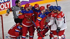 Игровой момент в матче 1/4 финала чемпионата мира по хоккею 2017 между сборными командами России и Чехии. Архивное фото Игровой момент в матче 1/4 финала чемпионата мира по хоккею 2017 между сборными командами России и Чехии. Архивное фото