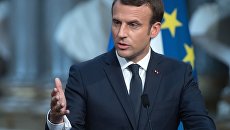 Президент Франции Эммануэль Макрон во время совместной с президентом РФ Владимиром Путиным пресс-конференции. 29 мая 2017 Президент Франции Эммануэль Макрон во время совместной с президентом РФ Владимиром Путиным пресс-конференции. 29 мая 2017