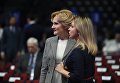Заместитель председателя Государственной думы РФ Ирина Яровая (слева) перед началом пленарного заседания Санкт-Петербургского международного экономического форума 2017 Заместитель председателя Государственной думы РФ Ирина Яровая (слева) перед началом пленарного заседания Санкт-Петербургского международного экономического форума 2017