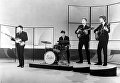 Британская группа The Beatles во время репетиции в студии в Лондоне. 1963 год Британская группа The Beatles во время репетиции в студии в Лондоне. 1963 год