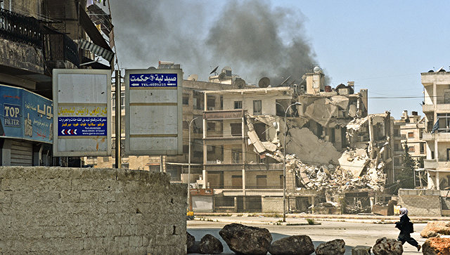 Обстрел боевиками одного из районов города Алеппо. Архивное фото