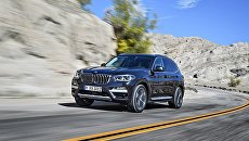 Автомобиль BMW X3. Архивное фото Автомобиль BMW X3. Архивное фото