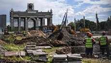 Арка Главного входа во время проведения работ по реконструкции ВДНХ Арка Главного входа во время проведения работ по реконструкции ВДНХ