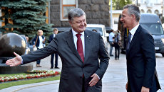 Президент Украины Петр Порошенко и генсек НАТО Йенс Столтенберг во время встречи в Киеве. 10 июля 2017. Архивное фото Президент Украины Петр Порошенко и генсек НАТО Йенс Столтенберг во время встречи в Киеве. 10 июля 2017. Архивное фото