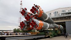 Вывоз ракеты-носителя Союз-2.1а на стартовую площадку. 11 июля 2017 года. Архивное фото Вывоз ракеты-носителя Союз-2.1а на стартовую площадку. 11 июля 2017 года. Архивное фото