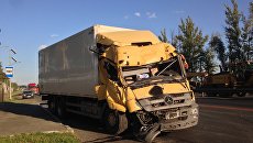 Автомобиль на месте обрушение пешеходного надземного моста на трассе М-7 Волга во Владимирской области. 6 августа 2017 Автомобиль на месте обрушение пешеходного надземного моста на трассе М-7 Волга во Владимирской области. 6 августа 2017