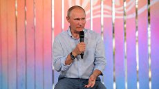 Владимир Путин общается с организаторами и участниками Всероссийского молодежного образовательного форума Таврида на Байкальской косе. 20 августа 2017 Владимир Путин общается с организаторами и участниками Всероссийского молодежного образовательного форума Таврида на Байкальской косе. 20 августа 2017