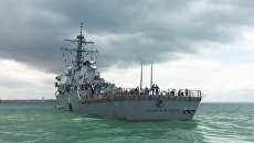 Эсминец ВМС США Джон Маккейн после столкновения с торговым судном. 21 августа 2017 Эсминец ВМС США Джон Маккейн после столкновения с торговым судном. 21 августа 2017