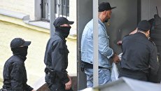Режиссер Кирилл Серебренников перед заседанием Басманного суда в Москве. 23 августа 2017 Режиссер Кирилл Серебренников перед заседанием Басманного суда в Москве. 23 августа 2017