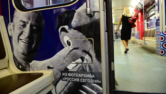 Тематический поезд Москва-870 с фотографиями из архивов агентства Россия сегодня Тематический поезд Москва-870 с фотографиями из архивов агентства Россия сегодня