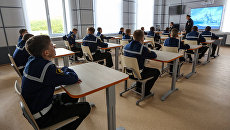 Кадеты на занятии в классе Мурманского филиала Нахимовского военно-морского училища Кадеты на занятии в классе Мурманского филиала Нахимовского военно-морского училища