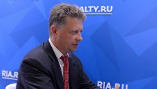 Министр транспорта РФ Максим Соколов во время интервью у стенда МИА Россия сегодня на Восточном экономическом форуме. 7 сентября 2017 Министр транспорта РФ Максим Соколов во время интервью у стенда МИА Россия сегодня на Восточном экономическом форуме. 7 сентября 2017