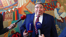 Временно исполняющий обязанности главы Республики Мордовия Владимир Волков в единый день голосования на избирательном участке в Краснодаре. 10 сентября 2017 Временно исполняющий обязанности главы Республики Мордовия Владимир Волков в единый день голосования на избирательном участке в Краснодаре. 10 сентября 2017