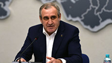 Заместитель председателя Государственной Думы РФ Сергей Неверов на расширенном заседании президиума генерального совета партии Единая Россия. 14 сентября 2017 Заместитель председателя Государственной Думы РФ Сергей Неверов на расширенном заседании президиума генерального совета партии Единая Россия. 14 сентября 2017