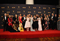 Съемочная команда сериала Рассказ служанки на церемонии награждения телевизионной премии Эмми-2017 в Лос-Анджелесе Съемочная команда сериала Рассказ служанки на церемонии награждения телевизионной премии Эмми-2017 в Лос-Анджелесе