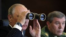 Владимир Путин во время инспекции учений Запад-2017. 18 сентября 2017 Владимир Путин во время инспекции учений Запад-2017. 18 сентября 2017
