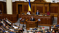 Президент Украины Петр Порошенко во время выступления на заседании Верховной рады Украины в Киеве Президент Украины Петр Порошенко во время выступления на заседании Верховной рады Украины в Киеве