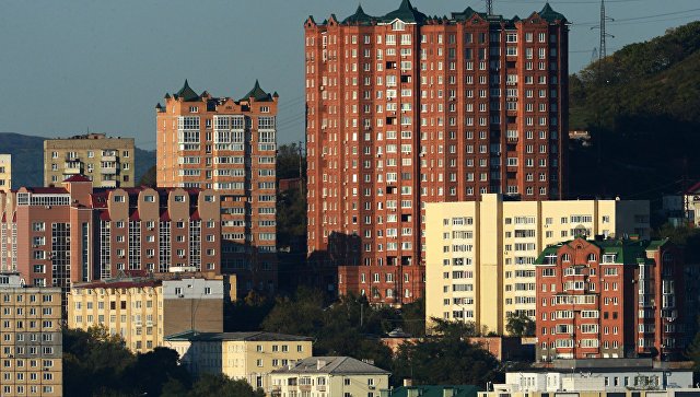 Жилые дома в центре города Владивостока. Архивное фото