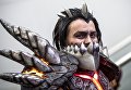 Косплеер на выставке ИгроМир-2017 и фестивале Comic Con Russia — 2017 в Москве Косплеер на выставке ИгроМир-2017 и фестивале Comic Con Russia — 2017 в Москве