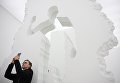Посетитель на открытии выставки Даниэля Аршама Архитектура в движении в павильоне Карелия на ВДНХ. 29 сентября 2017 Посетитель на открытии выставки Даниэля Аршама Архитектура в движении в павильоне Карелия на ВДНХ. 29 сентября 2017