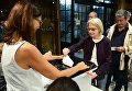 Голосование на избирательном участке в Барселоне во время референдума о независимости Каталонии. 1 октября 2017 Голосование на избирательном участке в Барселоне во время референдума о независимости Каталонии. 1 октября 2017