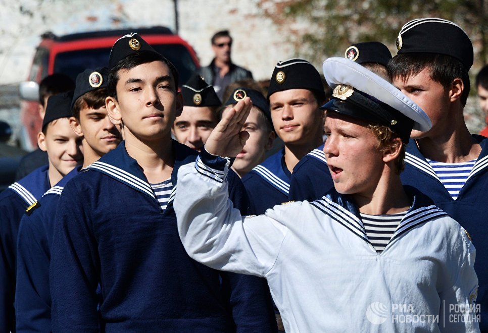Участники гражданско-патриотической акции День призывника во Владивостоке. 4 октября 2017 Участники гражданско-патриотической акции День призывника во Владивостоке. 4 октября 2017