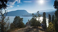 Вид с мыса Плака в поселке Утес в Крыму Вид с мыса Плака в поселке Утес в Крыму