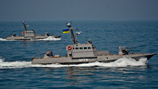 Речные бронекатера Бердянск и Аккерман проекта 58150 Гюрза во время ходовых испытаний в отрытом море. Архивное фото Речные бронекатера Бердянск и Аккерман проекта 58150 Гюрза во время ходовых испытаний в отрытом море. Архивное фото