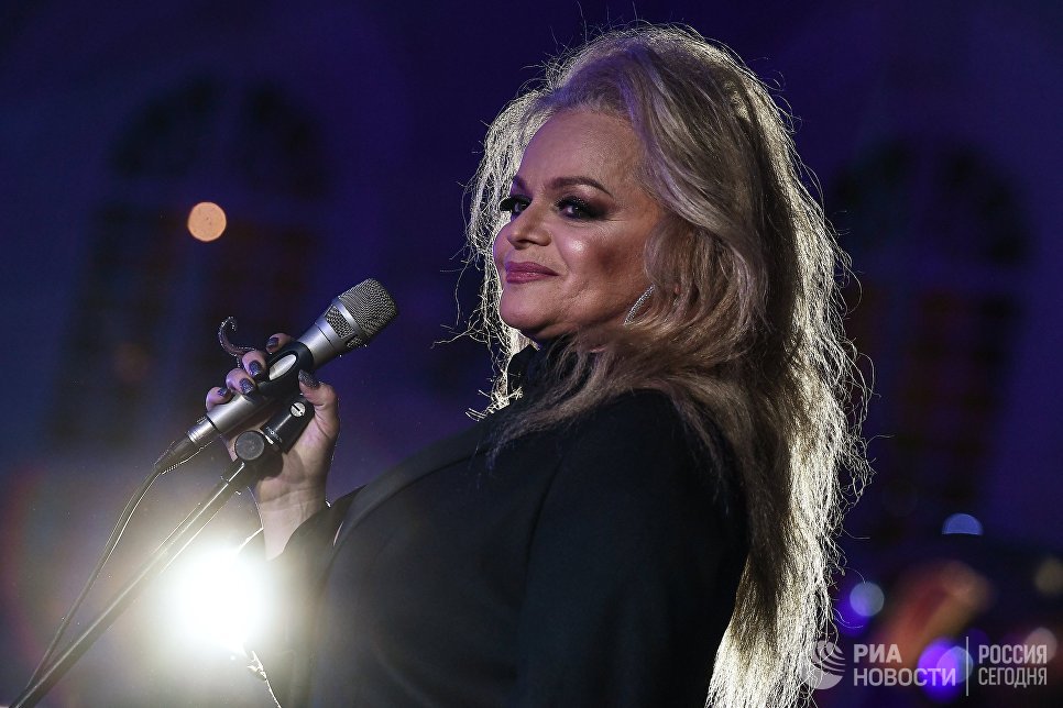 Певица Лариса Долина на церемонии вручения премии радио JAZZ 89.1 FM Все цвета джаза - 2017 Певица Лариса Долина на церемонии вручения премии радио JAZZ 89.1 FM Все цвета джаза - 2017