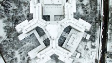 Недостроенное здание Ховринской клинической больницы на улице Клинской в Москве Недостроенное здание Ховринской клинической больницы на улице Клинской в Москве