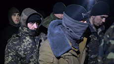 Обмен пленными между ополченцами ДНР, ЛНР и украинскими силовикам. Архивное фото Обмен пленными между ополченцами ДНР, ЛНР и украинскими силовикам. Архивное фото