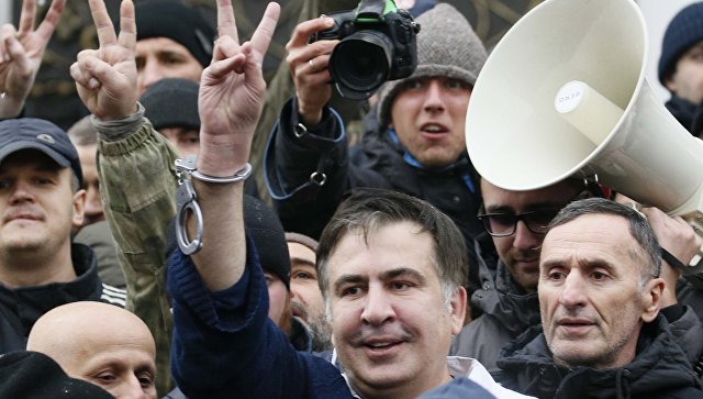 «Не провоцируйте кровь!» Аваков призывает Саакашвили сдаться для задержания «Не провоцируйте кровь!» Аваков призывает Саакашвили сдаться для задержания