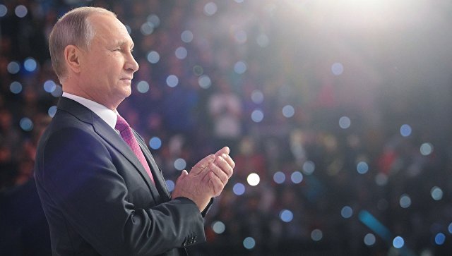 Президент РФ Владимир Путин на церемонии вручения премии Доброволец России - 2017 в Москве. 6 декабря 2017