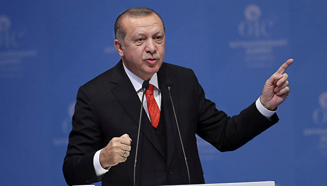 Президент Турции Реджеп Тайип Эрдоган на чрезвычайном саммите Организации исламского сотрудничества в Стамбуле. 13 декабря 2017