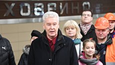 Мэр Москвы Сергей Собянин на торжественной церемонии открытия станции метро Ховрино в Москве. Архивное фото Мэр Москвы Сергей Собянин на торжественной церемонии открытия станции метро Ховрино в Москве. Архивное фото