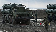 Пусковая установка зенитно-ракетного комплекса С-400 Триумф. Архивное фото Пусковая установка зенитно-ракетного комплекса С-400 Триумф. Архивное фото