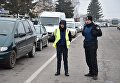Сотрудники полиции во время акции протеста на границе между Украиной и Польшей. 10 января 2018 Сотрудники полиции во время акции протеста на границе между Украиной и Польшей. 10 января 2018
