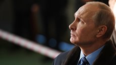 Президент РФ Владимир Путин во время посещения Тверского вагоностроительного завода. 10 января 2018 Президент РФ Владимир Путин во время посещения Тверского вагоностроительного завода. 10 января 2018