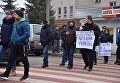 Участники акции протеста на границе между Украиной и Польшей против ужесточения таможенного контроля, запрета на перевозку товаров через границу больше определенной суммы Участники акции протеста на границе между Украиной и Польшей против ужесточения таможенного контроля, запрета на перевозку товаров через границу больше определенной суммы
