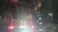 Сотрудники МЧС на месте взрыва газа в жилом доме в Омске. 12 января 2018 Сотрудники МЧС на месте взрыва газа в жилом доме в Омске. 12 января 2018