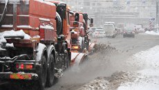 Чистка дорог от выпавшего снега в Москве. 31 января 2018 Чистка дорог от выпавшего снега в Москве. 31 января 2018
