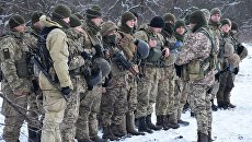 Военнослужащие ВСУ на линии разграничения в Донбассе. Архивное фото Военнослужащие ВСУ на линии разграничения в Донбассе. Архивное фото