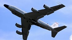 Американский самолет Boeing RC-135. Архивное фото Американский самолет Boeing RC-135. Архивное фото