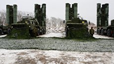 Зенитные ракетные комплексы С-400. Архивное фото Зенитные ракетные комплексы С-400. Архивное фото