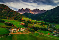 Снимок Деревня Санта-Маддалена (Santa Maddalena village in front of the Geisler or Odle Dolom) фотографа Valentin Valkov, занявший третье место в категории Пейзаж.Профессионалы Снимок Деревня Санта-Маддалена (Santa Maddalena village in front of the Geisler or Odle Dolom) фотографа Valentin Valkov, занявший третье место в категории Пейзаж.Профессионалы