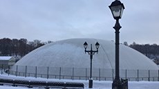 Ремонтируемый фонтан в парке Царицыно Ремонтируемый фонтан в парке Царицыно